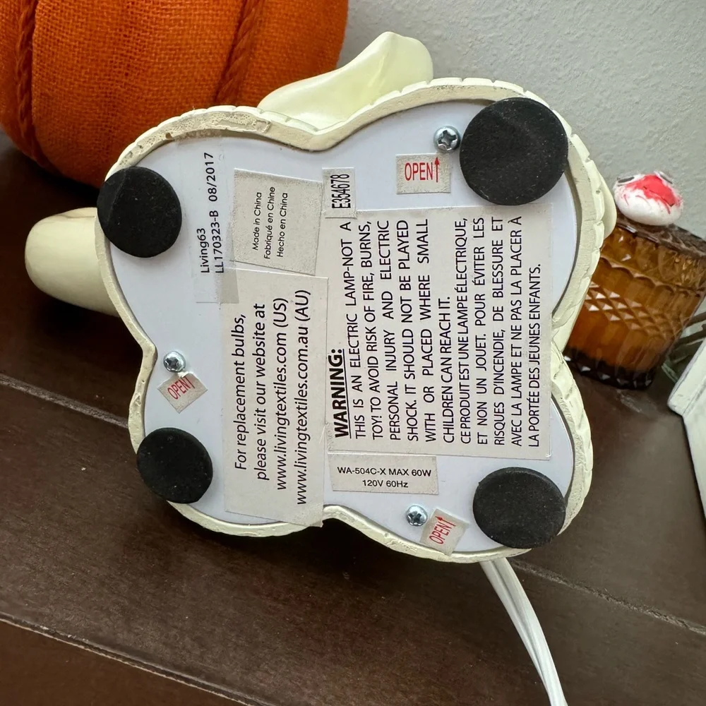 Elephant lamp with chevron shade - Picture 5 of 5